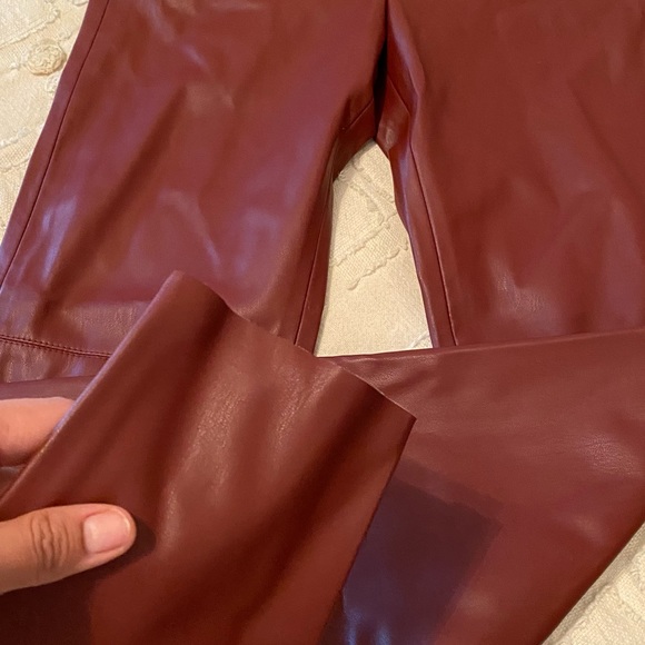 Gorgeous pristine Zara Faux Leather pants, XS (zipper needs to be fixed) - Picture 8 of 10